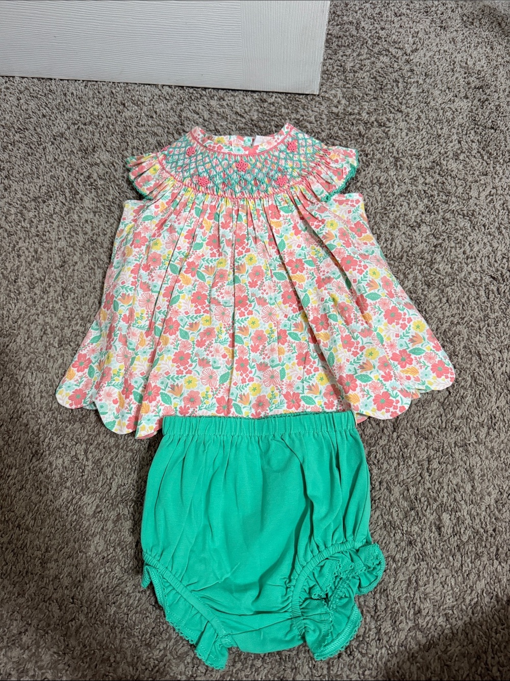 NWT Whimsy Bay Teal Colorful Smocked Floral Scalloped Two Piece Set 12 Months
